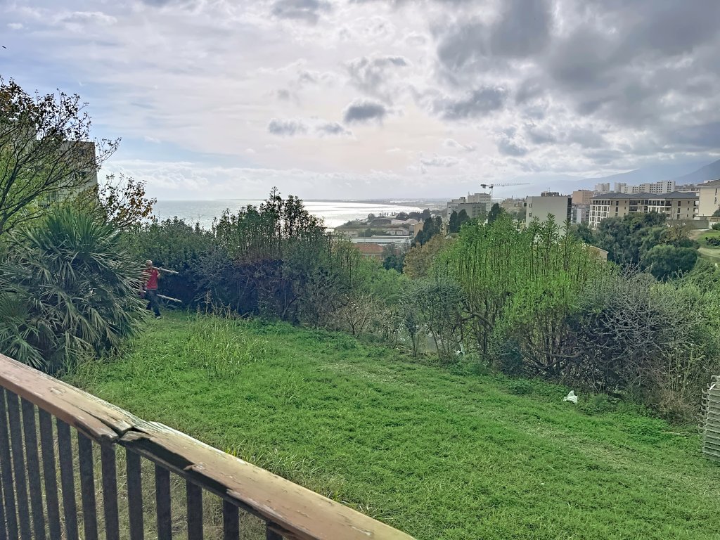 APPARTEMENT T3 A VENDRE - BASTIA - 63 m2 - 129 000 &euro;