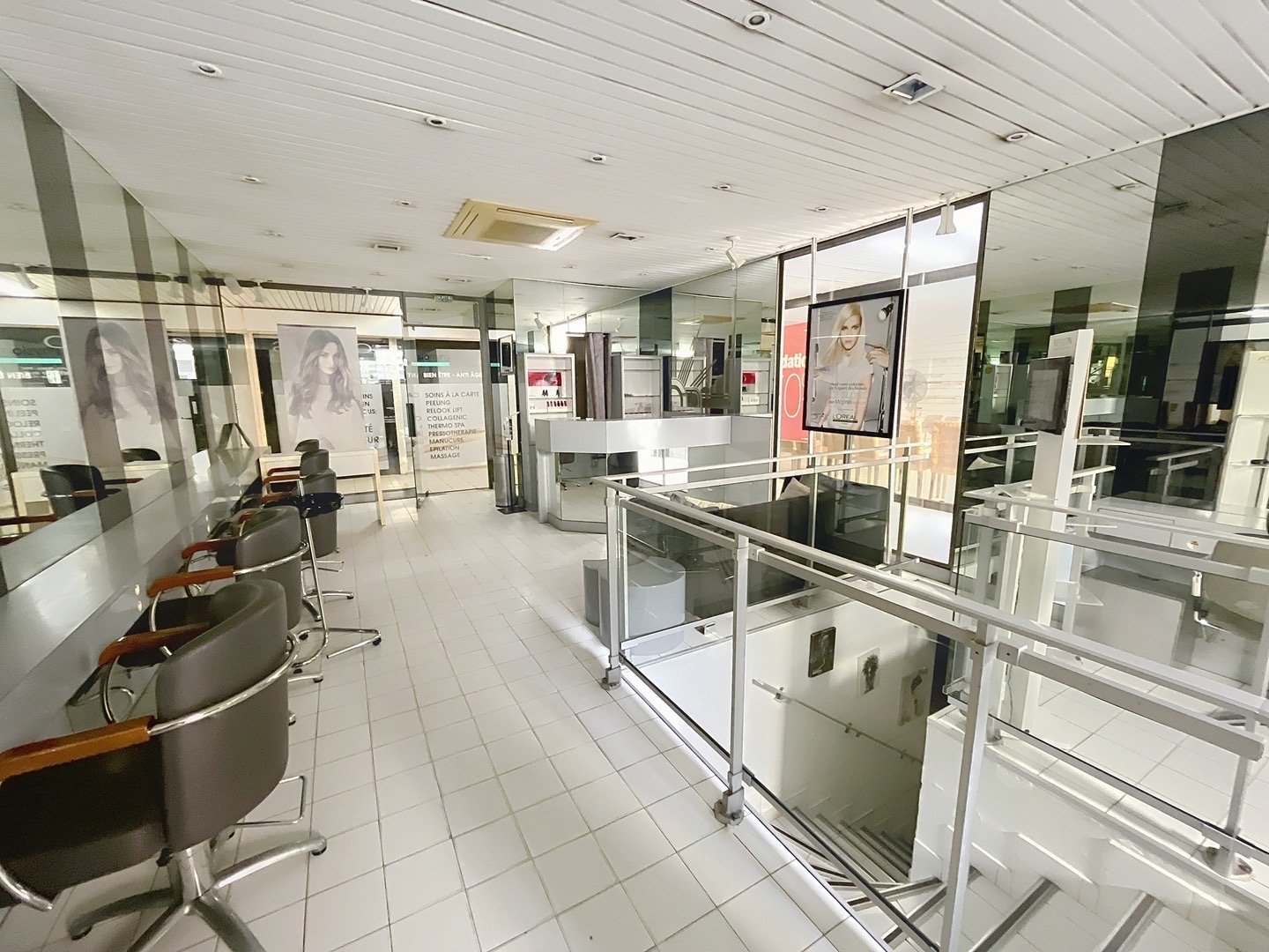 LOCAL COMMERCIAL A VENDRE - BASTIA - 80 m2 - 205 000 &euro; 