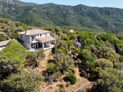 VILLA RECENTE A VENDRE - COTI CHIAVARI CALA D ORZU - 215 m2 - 1 250 000 €