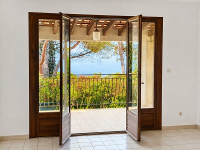 VILLA A RENOVER - VUE MER - RUPPIONE A VENDRE - PIETROSELLA RUPPIONE - 128 m2 - 490 000 €