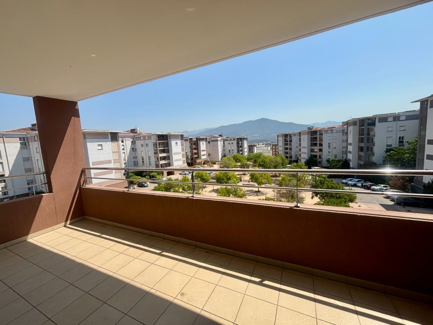 APPARTEMENT T4 A VENDRE - SARROLA CARCOPINO - 80 m2 - 239 000 &euro;