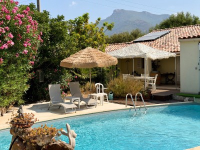 Villa de plain-pied - piscine - T2 indépendant A VENDRE - BASTELICACCIA - 155 m2 - 798 000 €