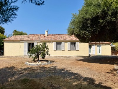 Villa de plain-pied - piscine - T2 indépendant A VENDRE - BASTELICACCIA - 155 m2 - 798 000 €