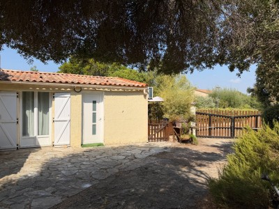 Villa de plain-pied - piscine - T2 indépendant A VENDRE - BASTELICACCIA - 155 m2 - 798 000 €