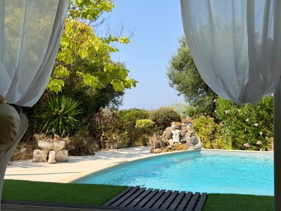 Villa de plain-pied - piscine - T2 indépendant A VENDRE - BASTELICACCIA - 155 m2 - 798 000 €