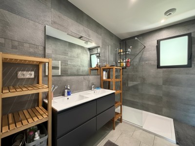 Villa contemporaine avec T2 et studio A VENDRE - AJACCIO route du Salario - 190 m2 - 955 000 €
