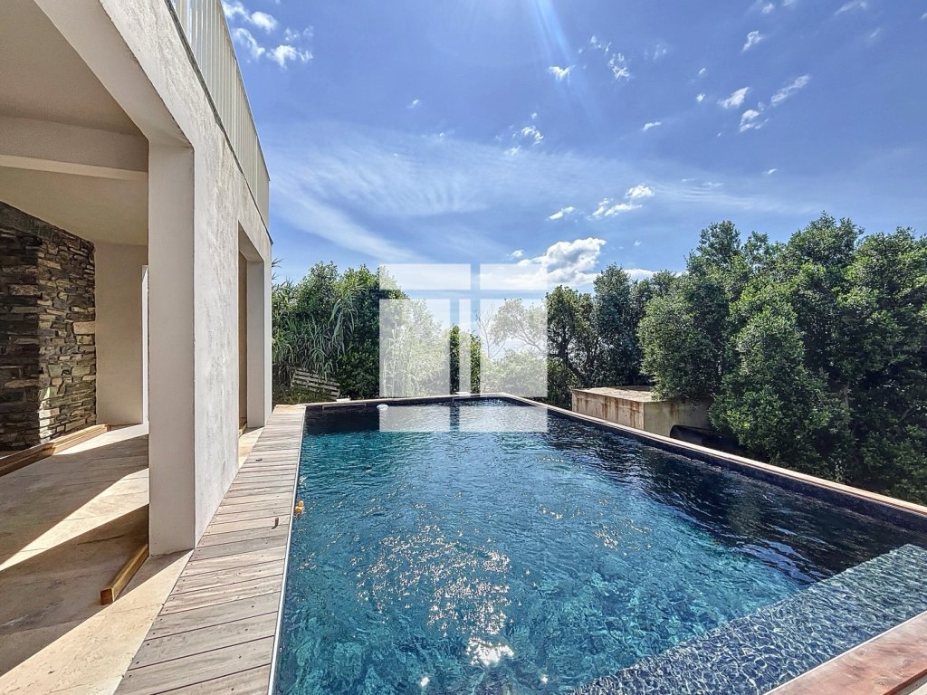 VILLA A VENDRE - SANTA MARIA DI LOTA - 200 m2 - 780 000 &euro;