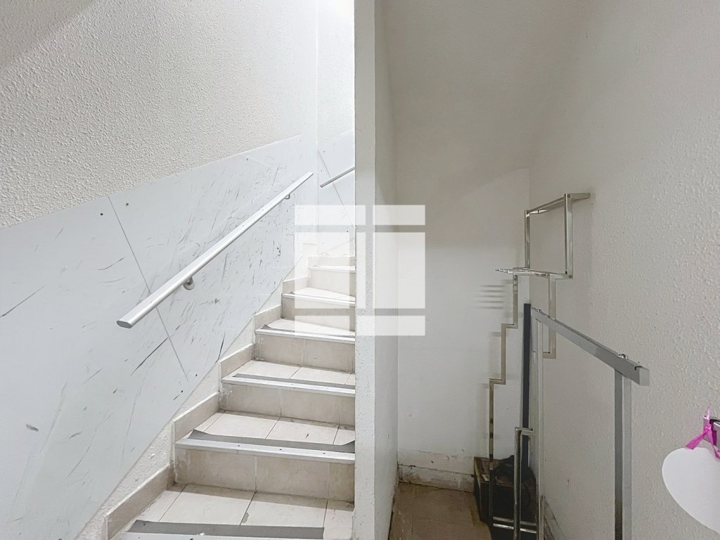 LOCAL COMMERCIAL A VENDRE - BASTIA - 180 m2 - 90 000 &euro; 