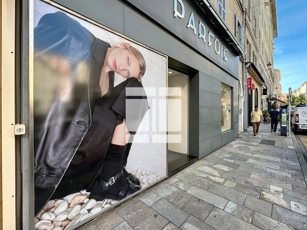 LOCAL COMMERCIAL A VENDRE - BASTIA - 180 m2 - 90 000 &euro; 