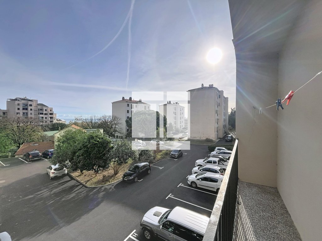 APPARTEMENT T3 A VENDRE - BASTIA - 66 m2 - 135 000 &euro;