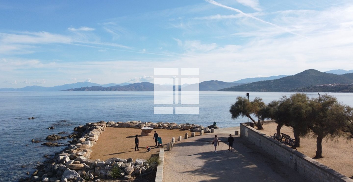 APPARTEMENT T1 A VENDRE - L ILE ROUSSE Centre-ville - 26 m2 - 105 000 &euro;