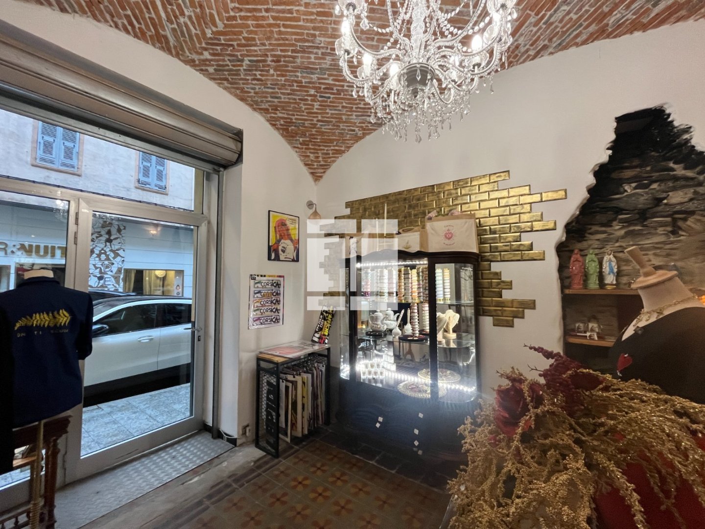 FONDS DE COMMERCE A CEDER - HABILLEMENT - TEXTILE - BASTIA - 70 000 &euro;
