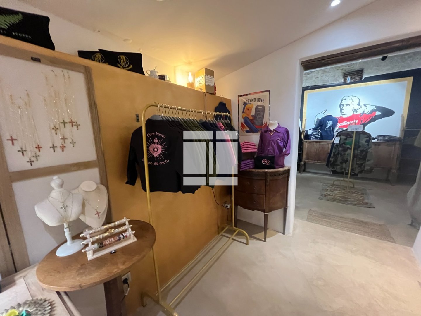 FONDS DE COMMERCE A CEDER - HABILLEMENT - TEXTILE - BASTIA - 70 000 &euro;