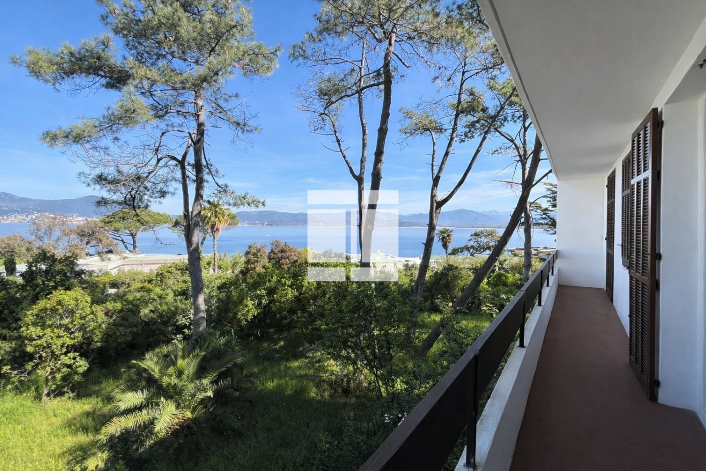 Villa 6 chambres vue mer domaine de la pointe A VENDRE - GROSSETO PRUGNA Rive Sud du golfe d Ajaccio - 165 m2 - 2 438 000 &euro;