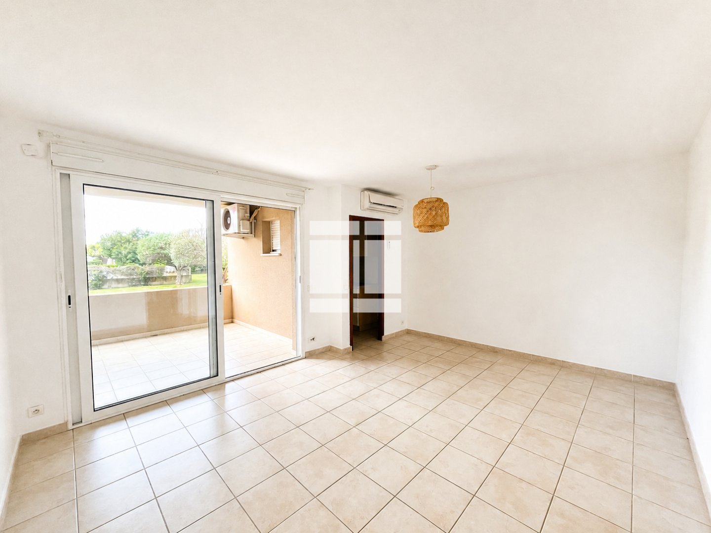 APPARTEMENT T2 A VENDRE - SANTA LUCIA DI MORIANI - 39 m2 - 135 000 &euro;