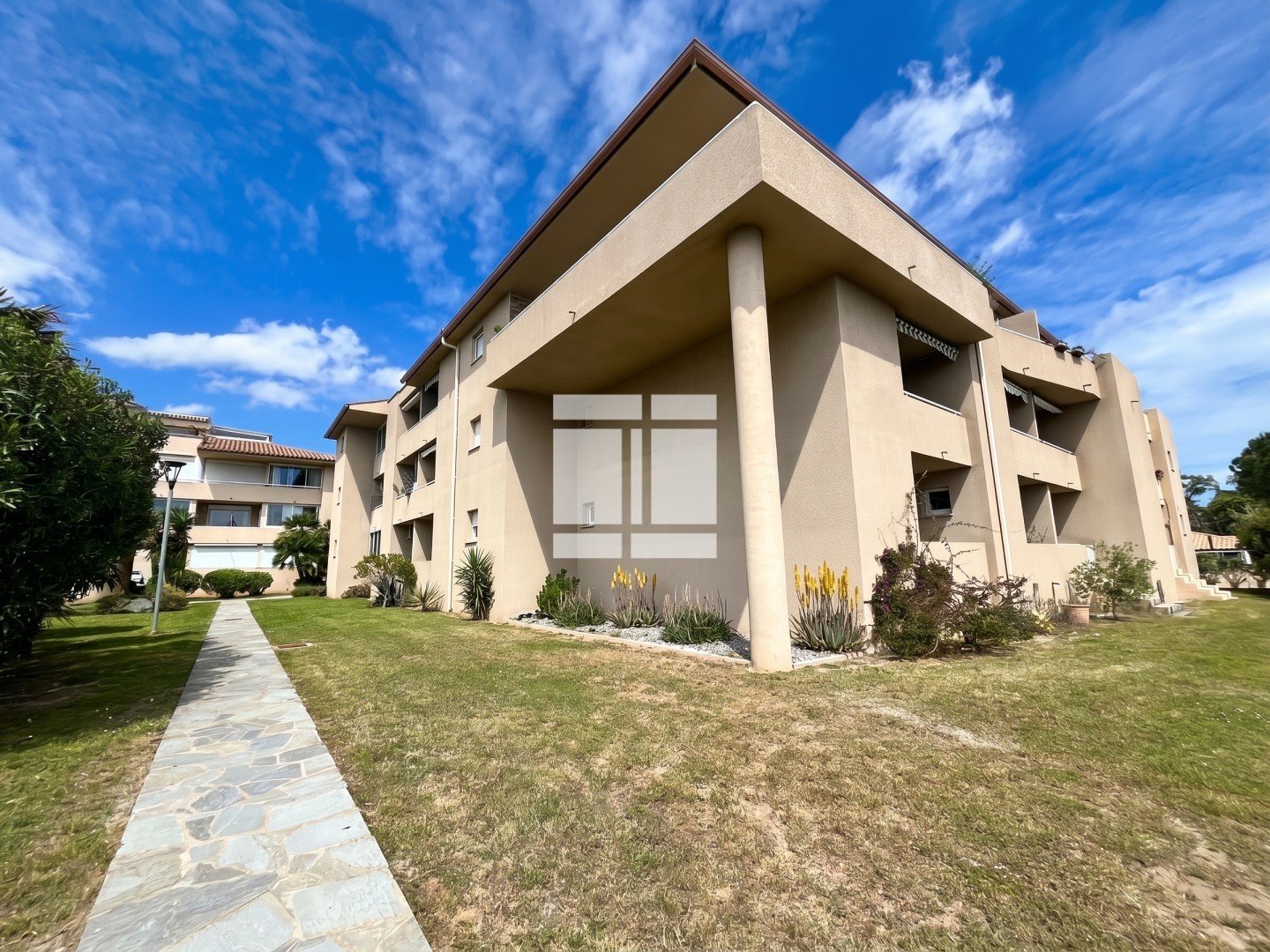 APPARTEMENT T2 A VENDRE - SANTA LUCIA DI MORIANI - 39 m2 - 135 000 &euro;