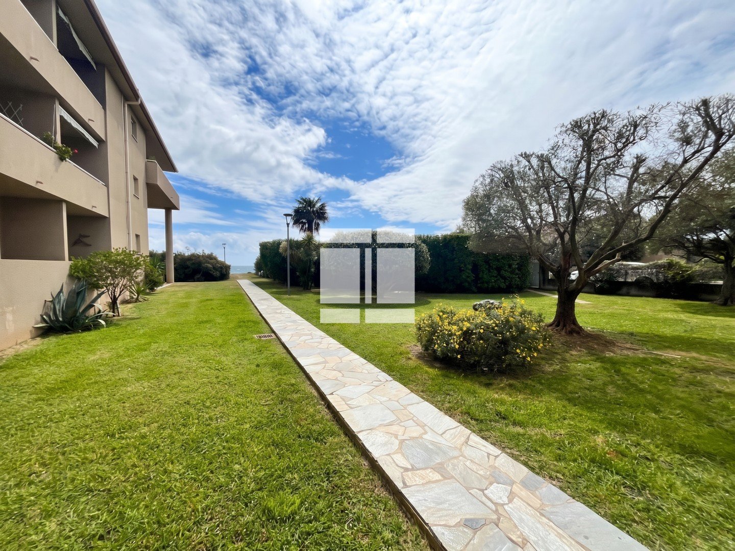 APPARTEMENT T2 A VENDRE - SANTA LUCIA DI MORIANI - 39 m2 - 135 000 &euro;
