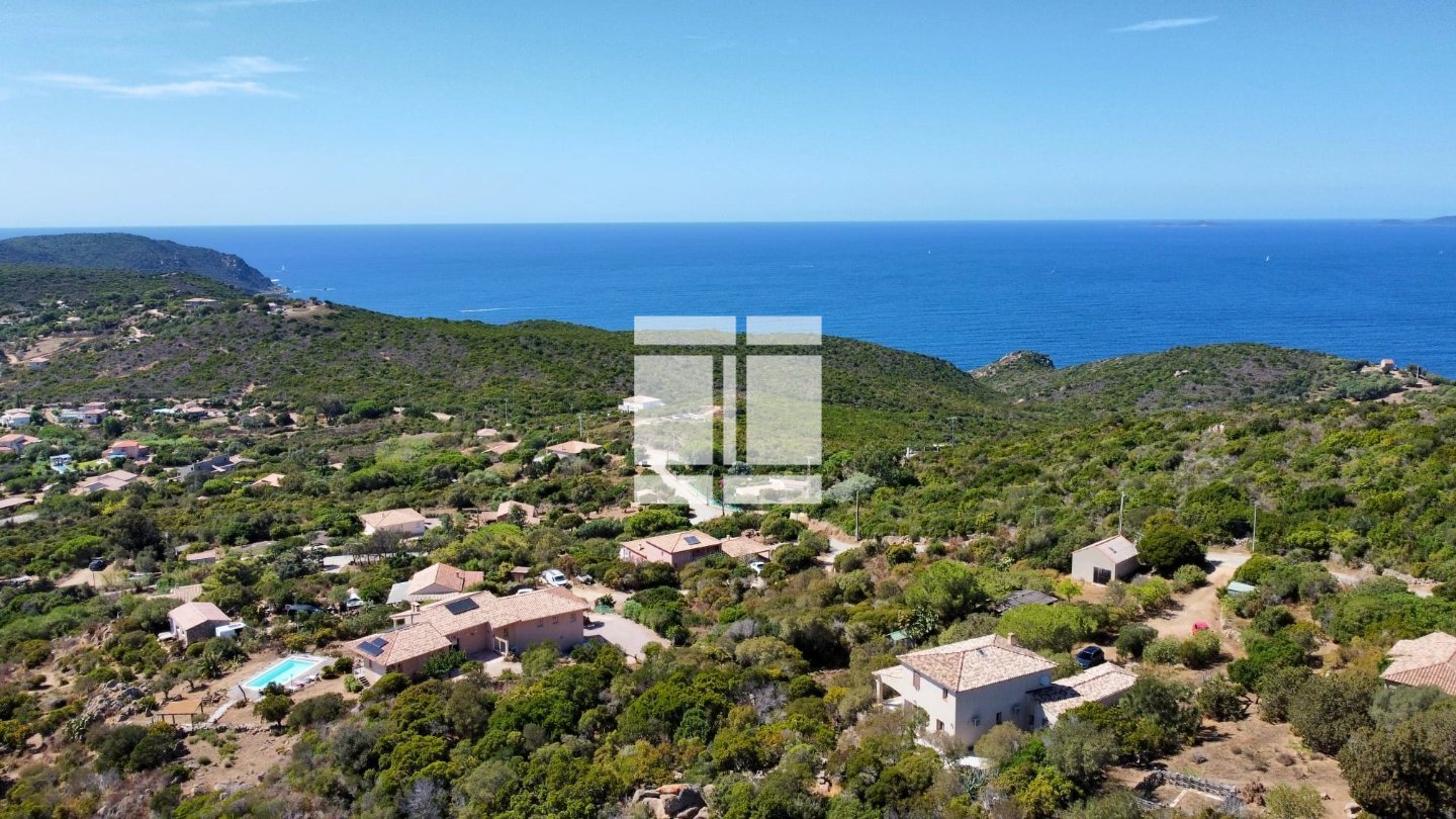 VILLA RECENTE A VENDRE - COTI CHIAVARI CALA D ORZU - 215 m2 - 1 250 000 &euro;
