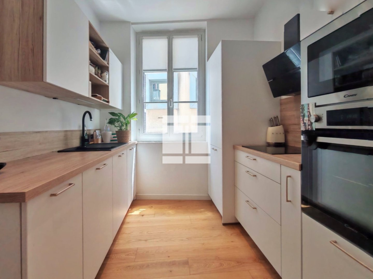 APPARTEMENT T3 A VENDRE - AJACCIO CASTEL VECCHIO - 68.6 m2 - 250 000 &euro;
