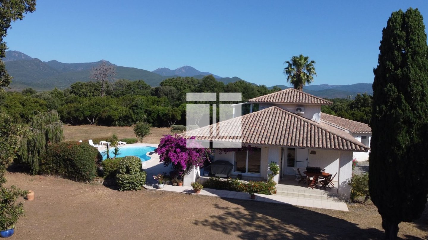 VILLA A VENDRE - GHISONACCIA - 167 m2 - 699 000 &euro;