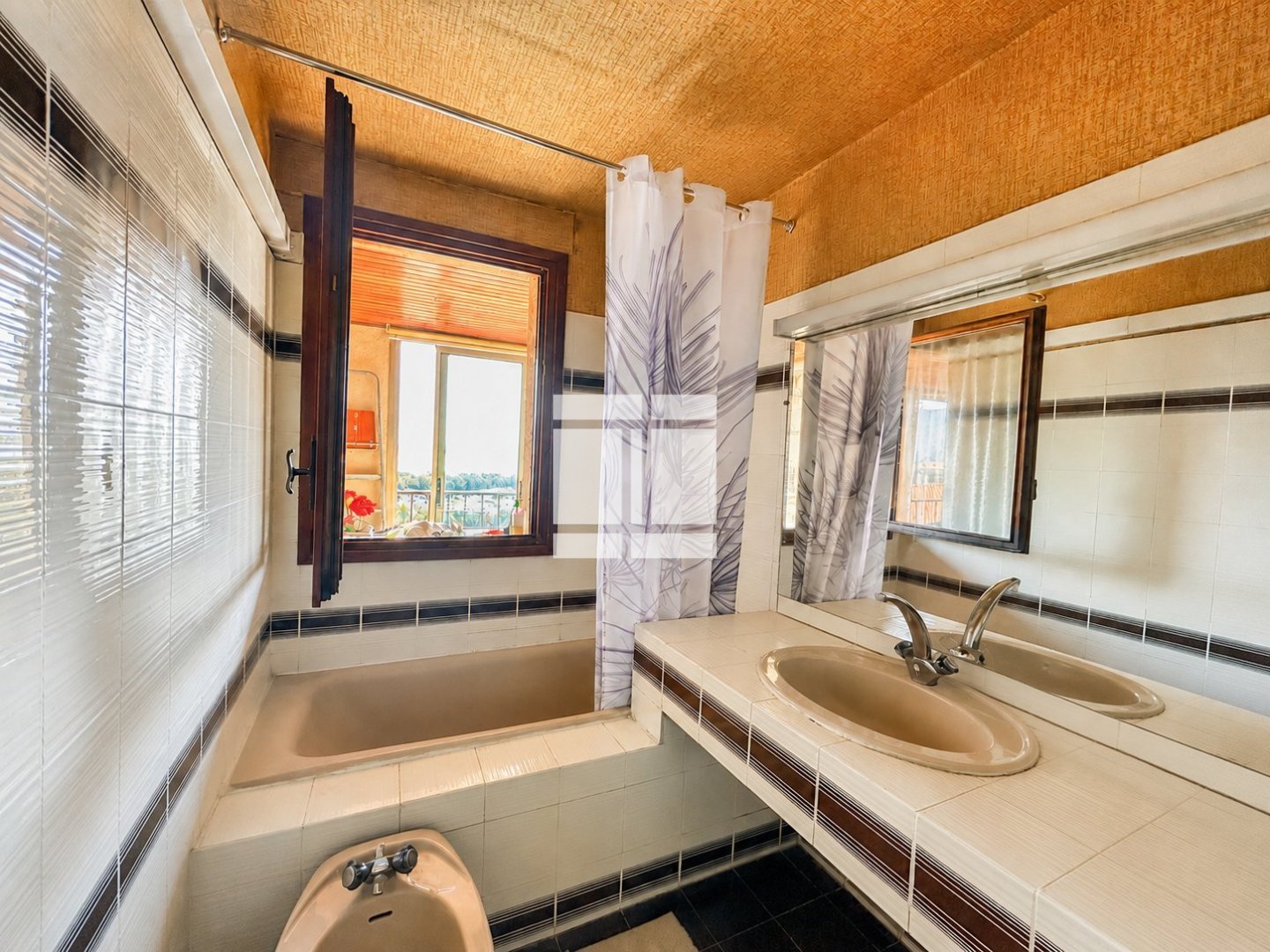 APPARTEMENT T3 A VENDRE - CALVI - 54.64 m2 - 298 000 &euro;