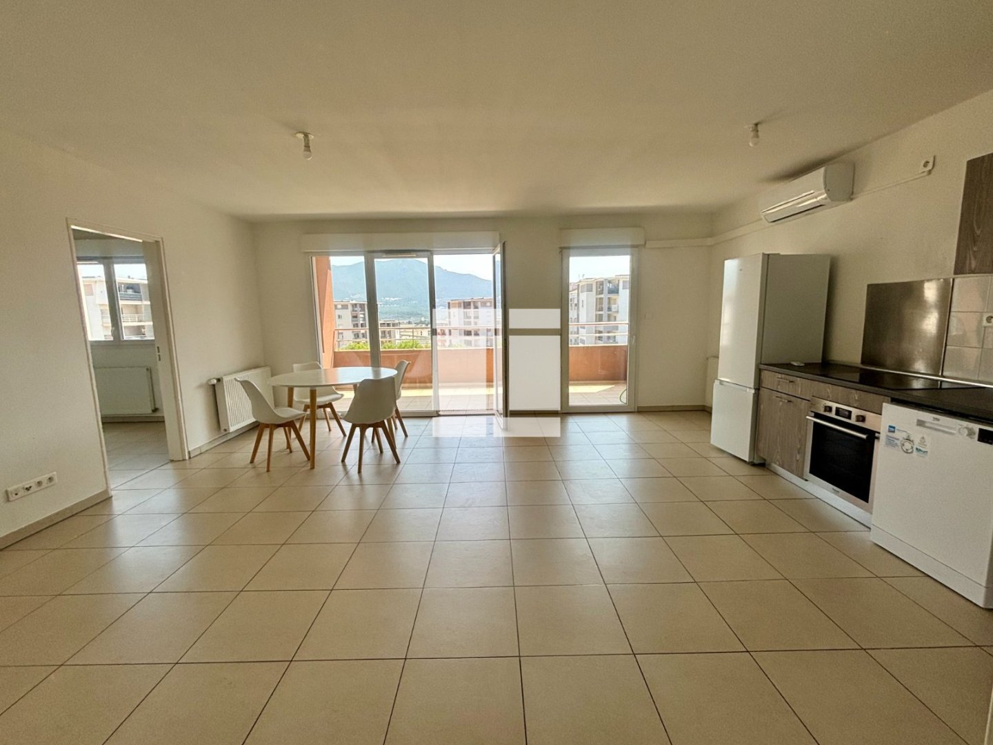 APPARTEMENT T4 A VENDRE - SARROLA CARCOPINO - 80 m2 - 239 000 &euro;