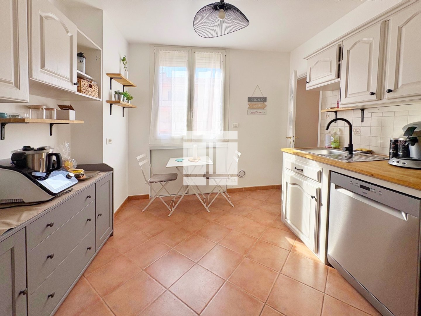 APPARTEMENT T4 A VENDRE - AJACCIO - 82.65 m2 - 252 000 &euro;