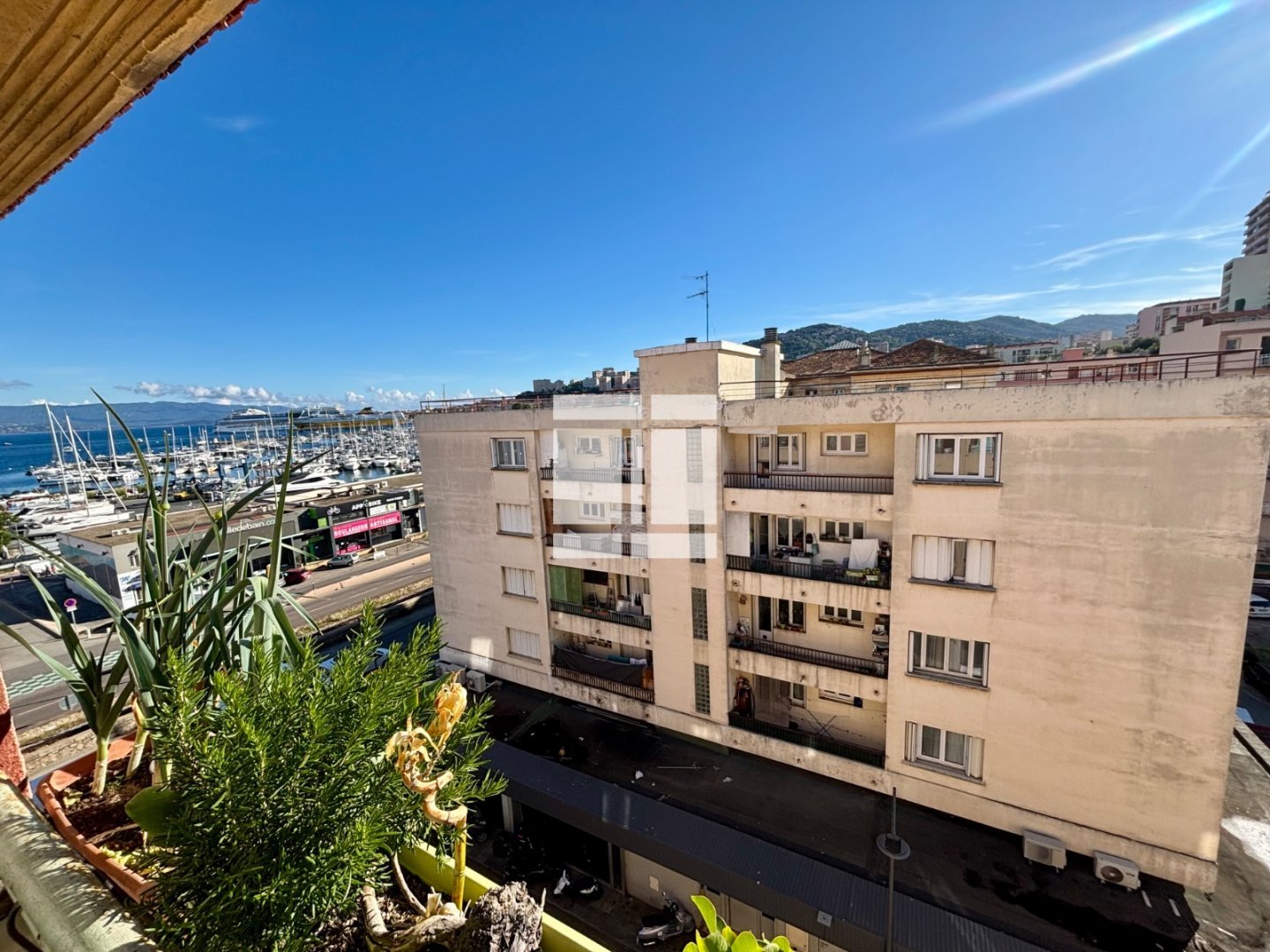 APPARTEMENT T3 A VENDRE - AJACCIO - 64 m2 - 109 000 &euro;