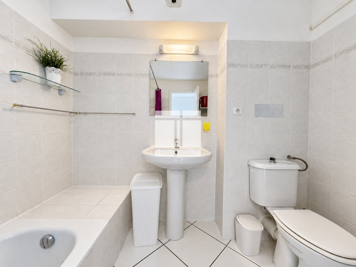 APPARTEMENT T1 A VENDRE - L ILE ROUSSE - 33.21 m2 - 173 000 &euro;
