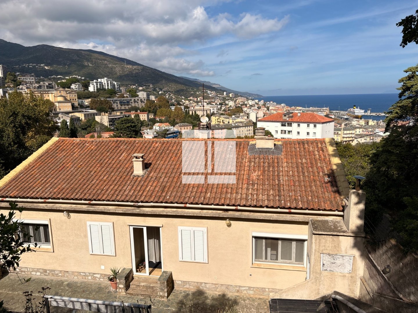 MAISON A VENDRE - BASTIA - 240 m2 - 593 000 &euro;