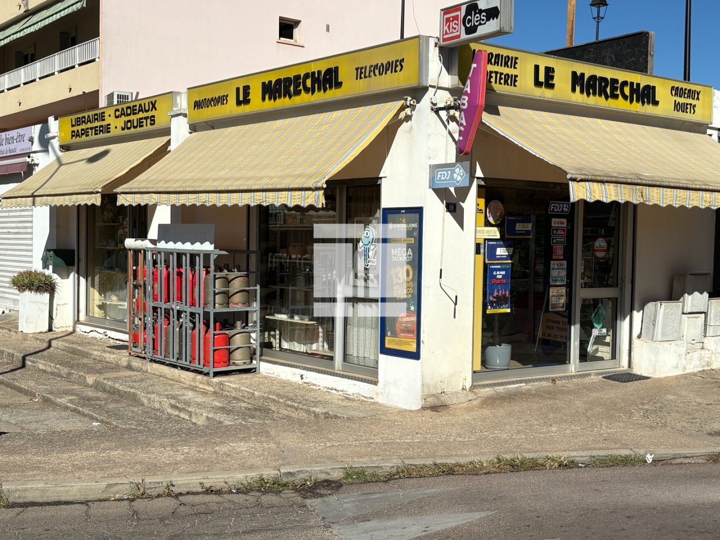 FONDS DE COMMERCE A CEDER - TABAC - PRESSE - AJACCIO - 71 m2 - 130 000 &euro;