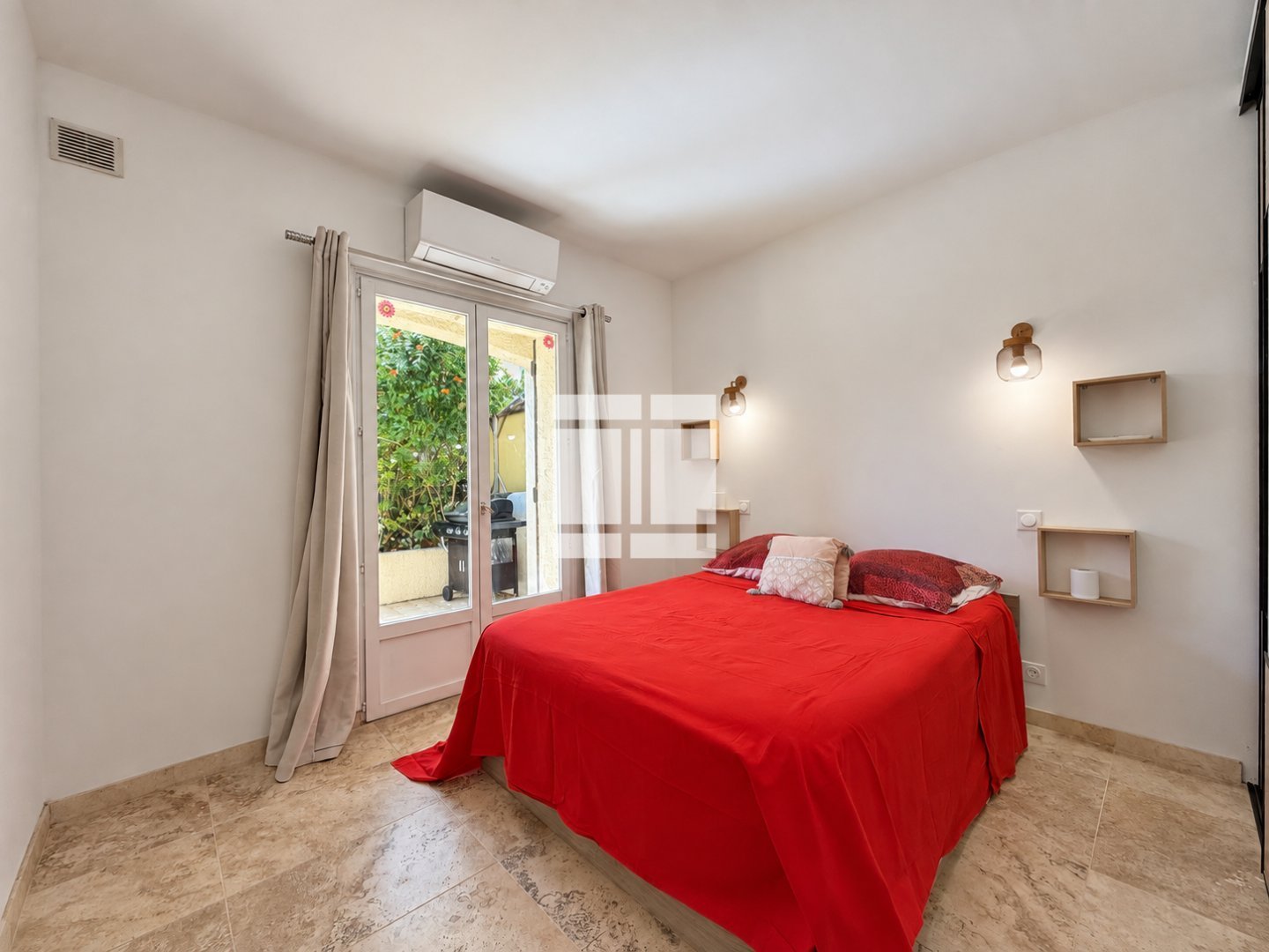 APPARTEMENT T2 A VENDRE - ALBITRECCIA - 37 m2 - 250 000 &euro;