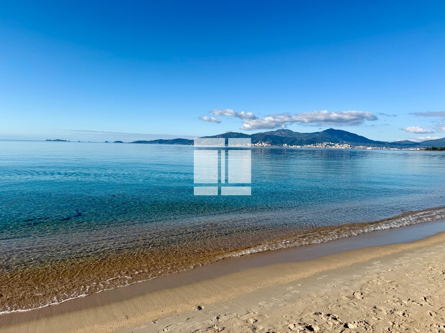 APPARTEMENT T2 A VENDRE - ALBITRECCIA - 37 m2 - 250 000 &euro;