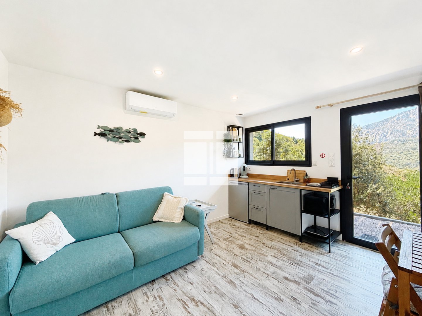 Villa contemporaine avec T2 et studio A VENDRE - AJACCIO route du Salario - 190 m2 - 955 000 &euro;