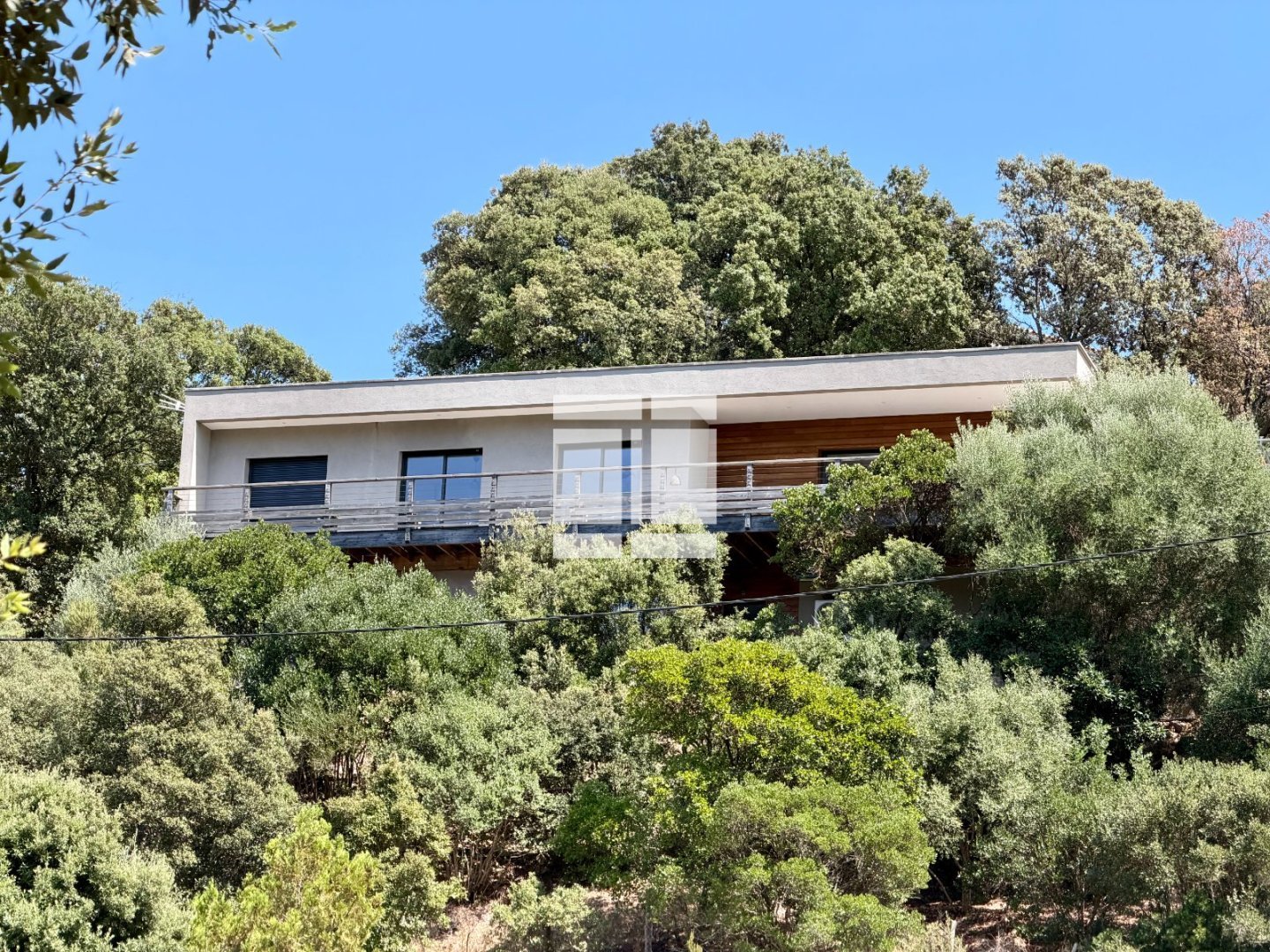 Villa contemporaine avec T2 et studio A VENDRE - AJACCIO route du Salario - 190 m2 - 955 000 &euro;