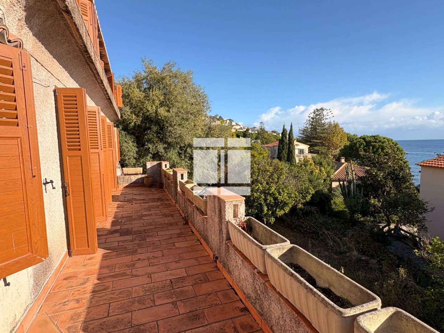 VILLA A VENDRE - SAN MARTINO DI LOTA - 175.29 m2 - 675 000 &euro;