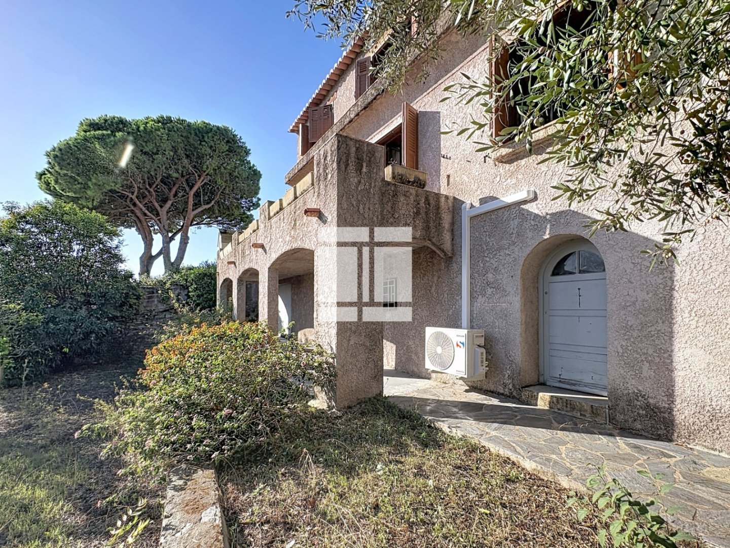 VILLA A VENDRE - SAN MARTINO DI LOTA - 175.29 m2 - 675 000 &euro;