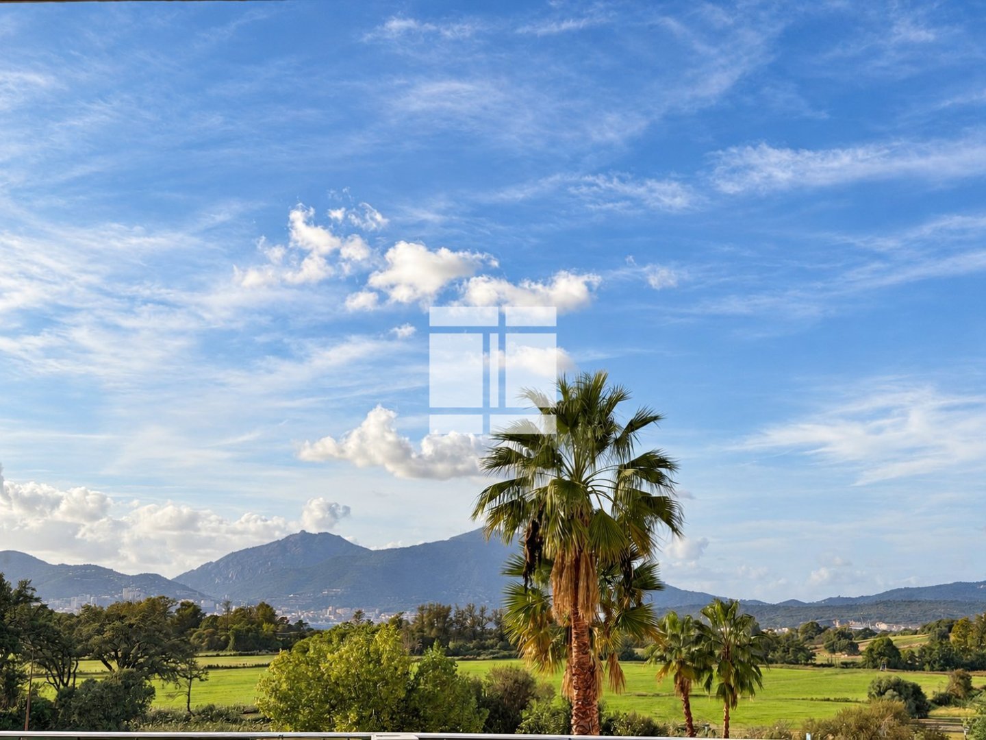 APPARTEMENT T2 A VENDRE - PORTICCIO - 45 m2 - 315 000 &euro;