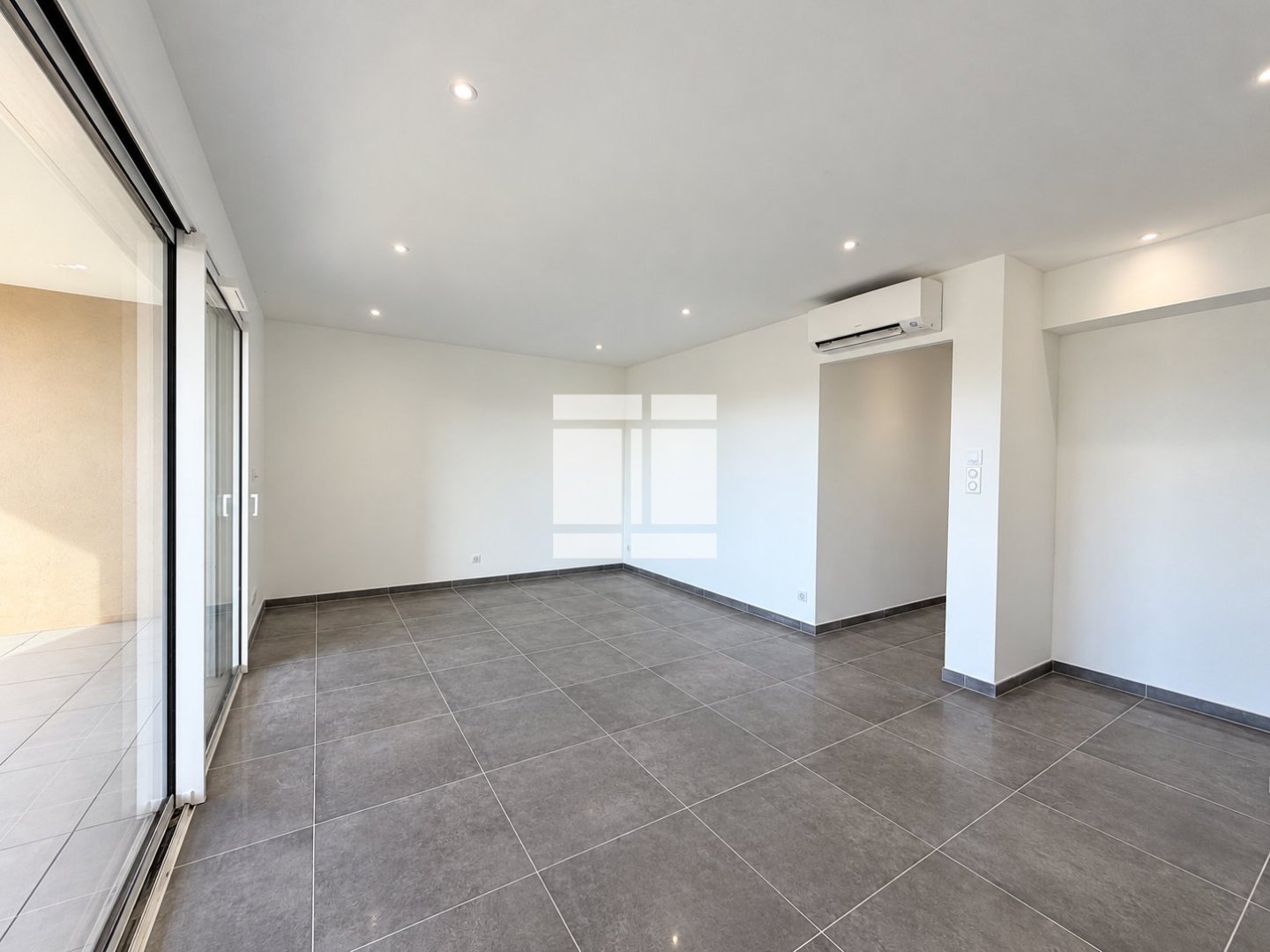 APPARTEMENT T2 A VENDRE - PORTICCIO - 45 m2 - 315 000 &euro;